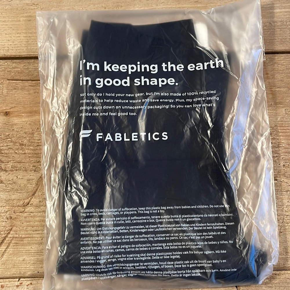 NWT- Fabletics PureLuxe High-Waisted Pocket 7/8 Leggings -BLACK (24”)- BACK LOGO - Picture 8 of 12